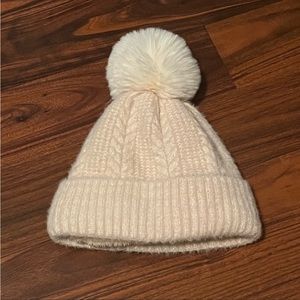 NWT The Accessory Collective Sidney Pom Beanie